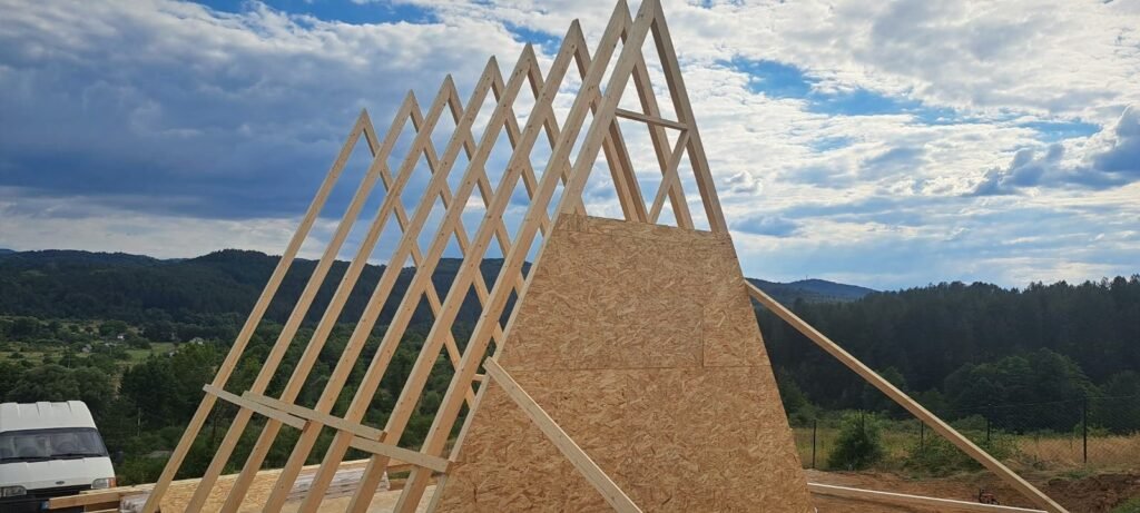 Дрвени A-frame рамки над Абланица, Берово