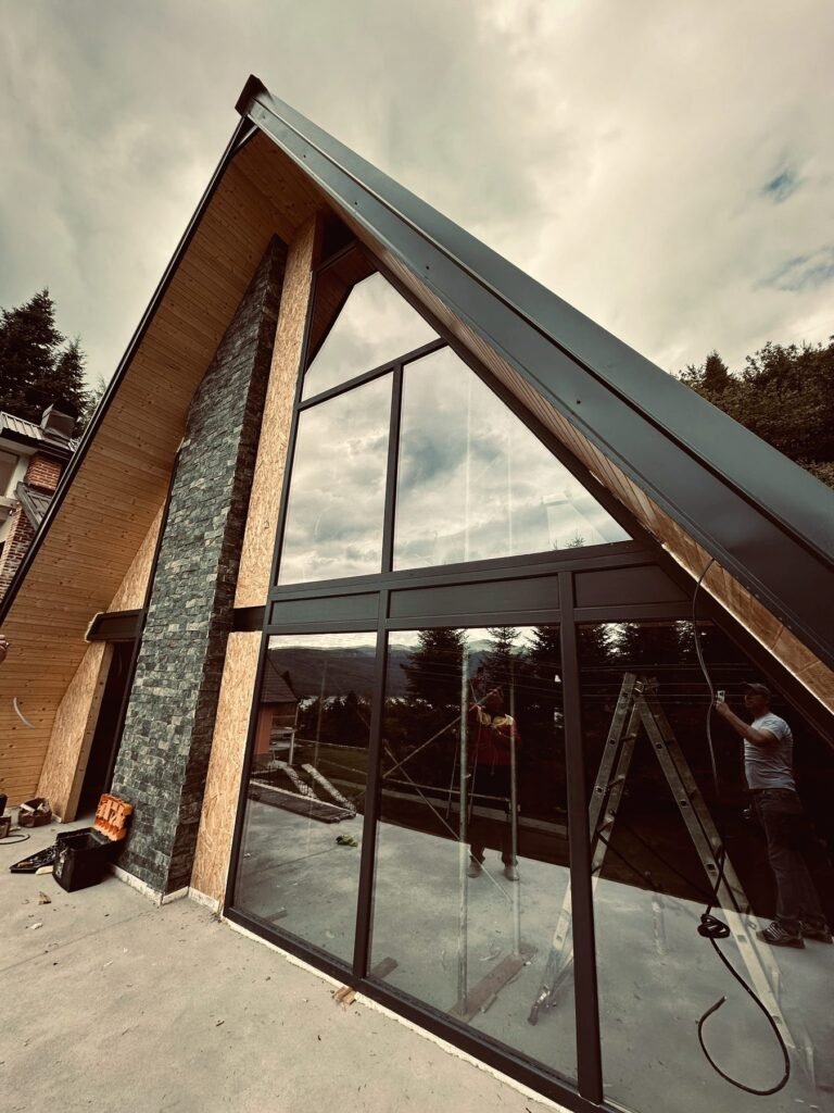 Рамки за големите стаклени ѕидови – A-frame Маврово
