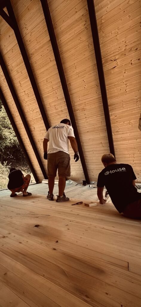 Поставување на дрвениот под – dHouse