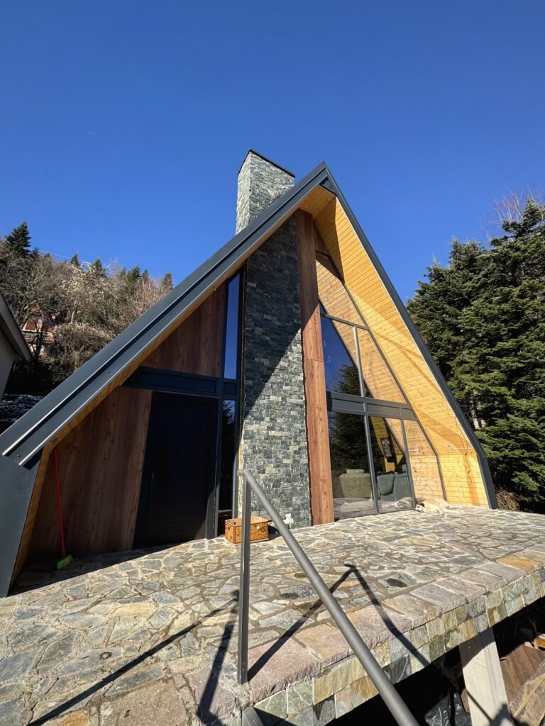 Влез и камена тераса – A-frame Маврово Маврово
